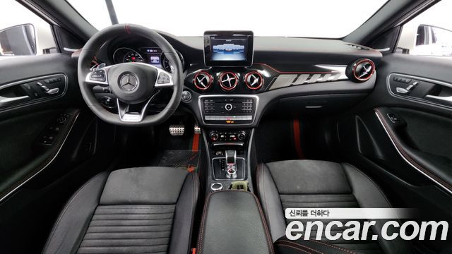 Mercedes-Benz GLA-Class 2019 — photo 10