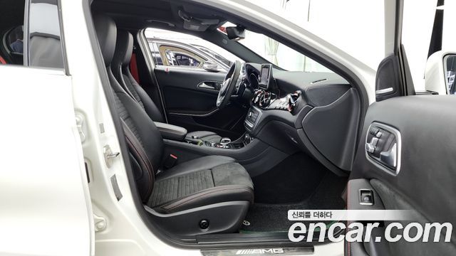 Mercedes-Benz GLA-Class 2019 — photo 17