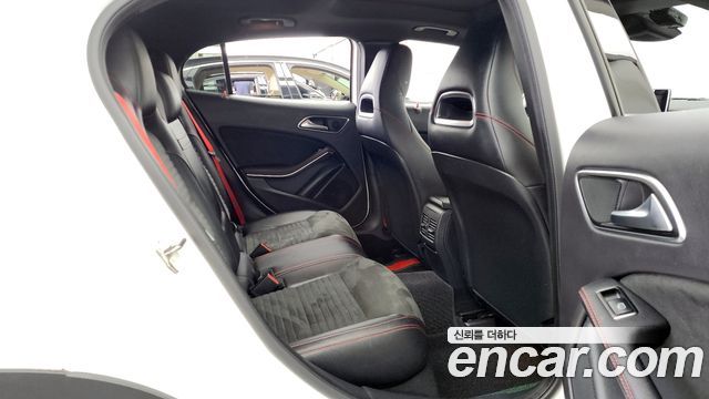 Mercedes-Benz GLA-Class 2019 — photo 18