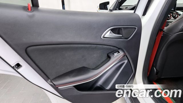 Mercedes-Benz GLA-Class 2019 — photo 15