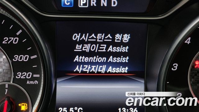 Mercedes-Benz GLA-Class 2019 — photo 29