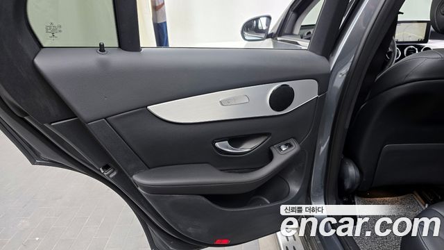 Mercedes-Benz GLC-Class 2019 — photo 15