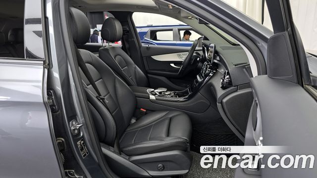 Mercedes-Benz GLC-Class 2019 — photo 16