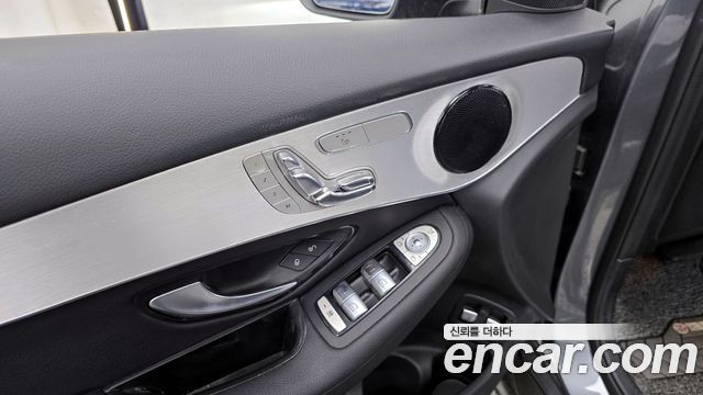 Mercedes-Benz GLC-Class 2019 — photo 29
