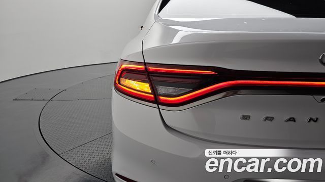 Hyundai Grandeur 2017 — photo 9