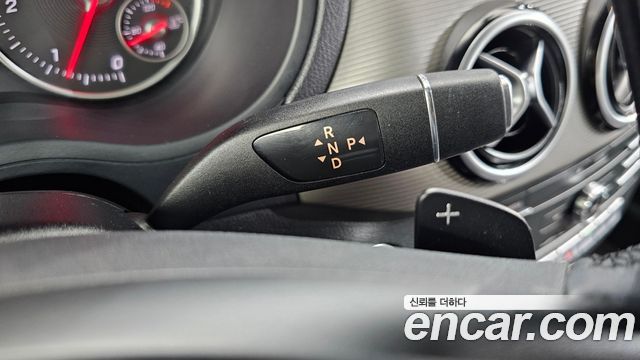 Mercedes-Benz B-Class 2016 — photo 9
