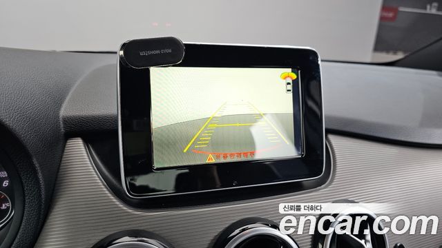 Mercedes-Benz B-Class 2016 — photo 16