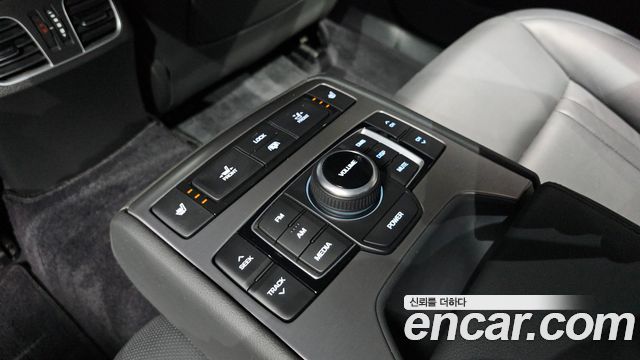Hyundai Genesis 2016 — photo 24