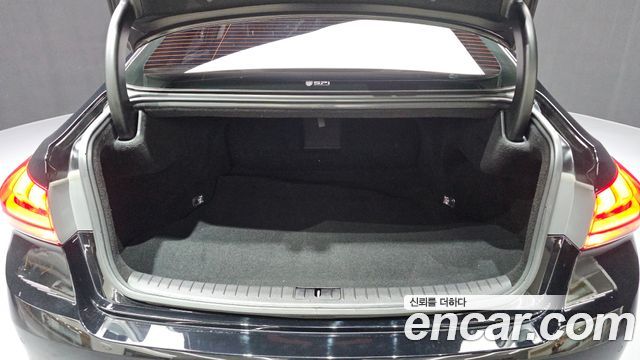 Hyundai Genesis 2016 — photo 26