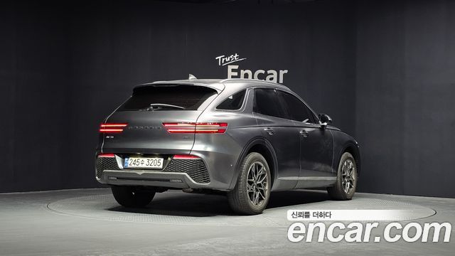 Genesis GV70 2021 — photo 2