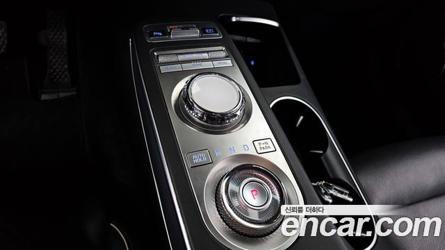 Genesis GV70 2021 — photo 9