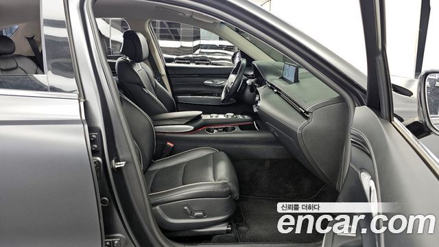 Genesis GV70 2021 — photo 11