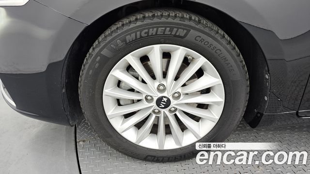 Kia K7 2019 — photo 5