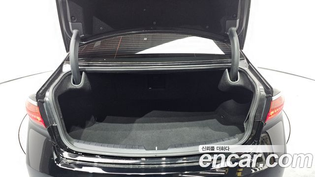Kia K7 2019 — photo 22