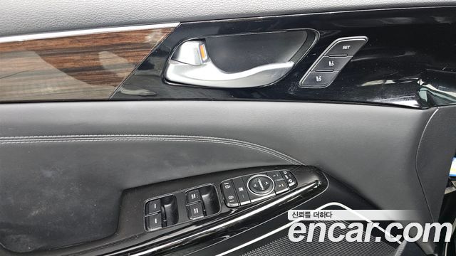 Kia K7 2019 — photo 25