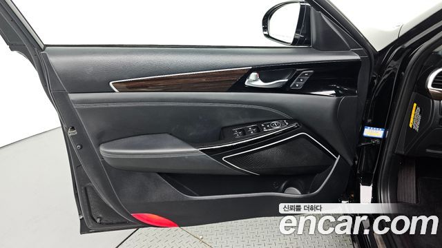 Kia K7 2019 — photo 14