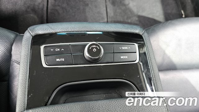 Kia K7 2019 — photo 27