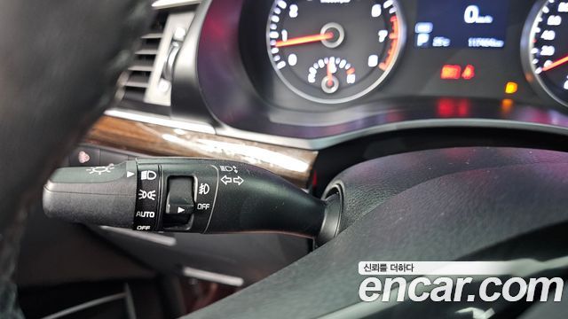 Kia K7 2019 — photo 30