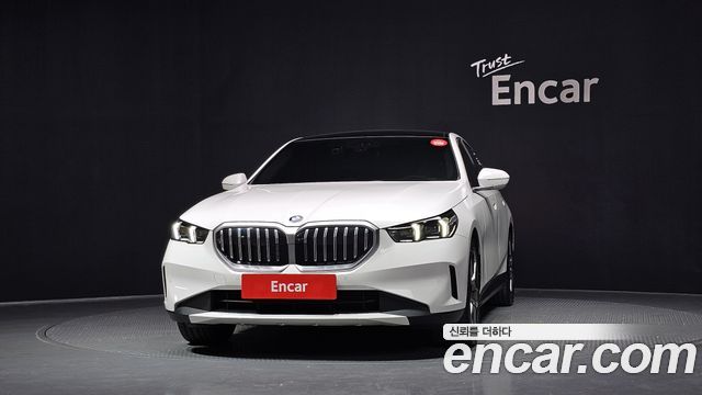 BMW 5-Series 2024 — photo 3