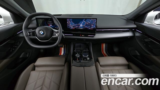 BMW 5-Series 2024 — photo 10
