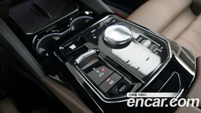 BMW 5-Series 2024 — photo 12