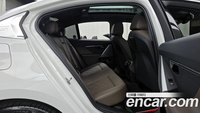 BMW 5-Series 2024 — photo 17