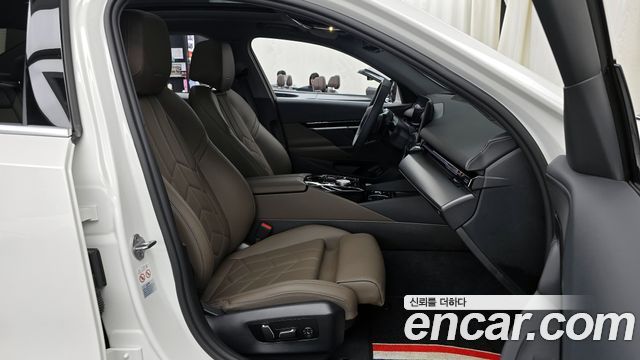 BMW 5-Series 2024 — photo 16