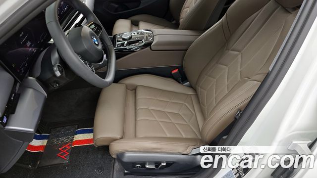 BMW 5-Series 2024 — photo 29