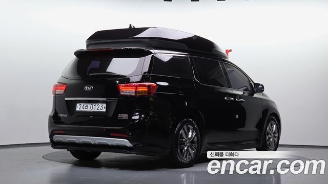 Kia Canival 2017 — photo 2