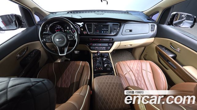 Kia Canival 2017 — photo 10