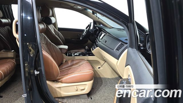 Kia Canival 2017 — photo 17