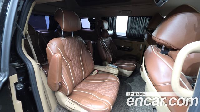Kia Canival 2017 — photo 18
