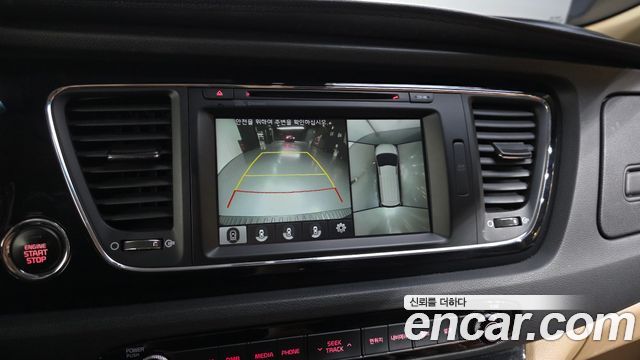 Kia Canival 2017 — photo 21