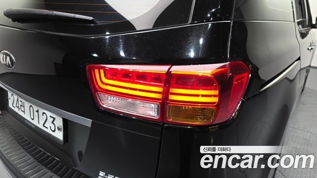 Kia Canival 2017 — photo 9