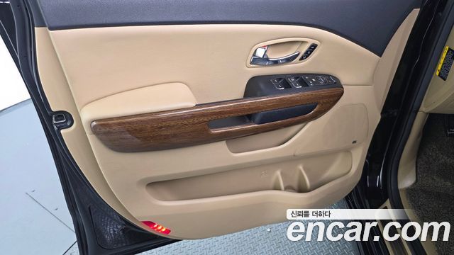 Kia Canival 2017 — photo 14