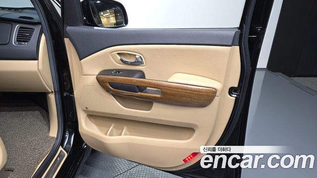 Kia Canival 2017 — photo 15