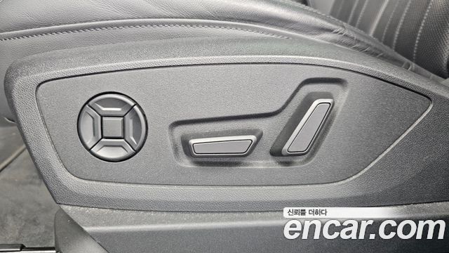 Audi e-tron 2022 — photo 16