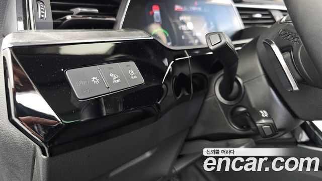 Audi e-tron 2022 — photo 28
