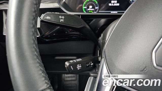 Audi e-tron 2022 — photo 29