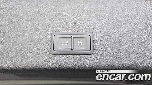 Audi e-tron 2022 — photo 34