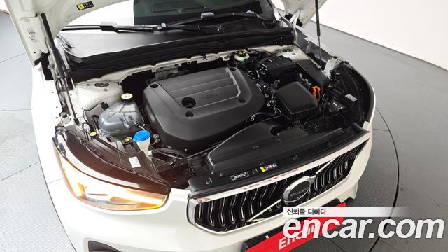Volvo XC40 2023 — photo 6