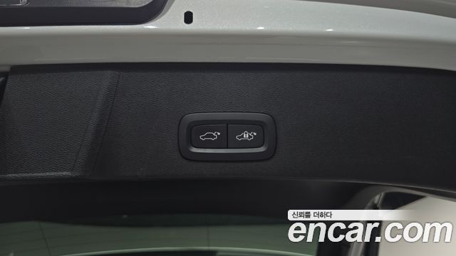 Volvo XC40 2023 — photo 26