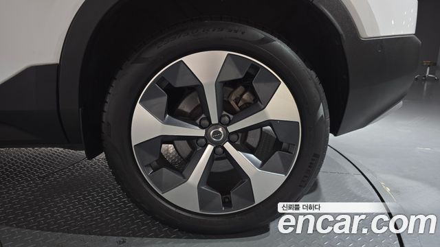 Volvo XC40 2023 — photo 7