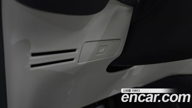 Volvo XC40 2023 — photo 31