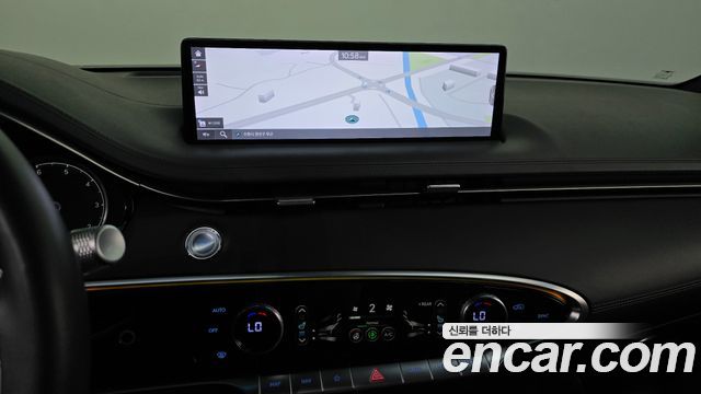 Genesis GV70 2021 — photo 18