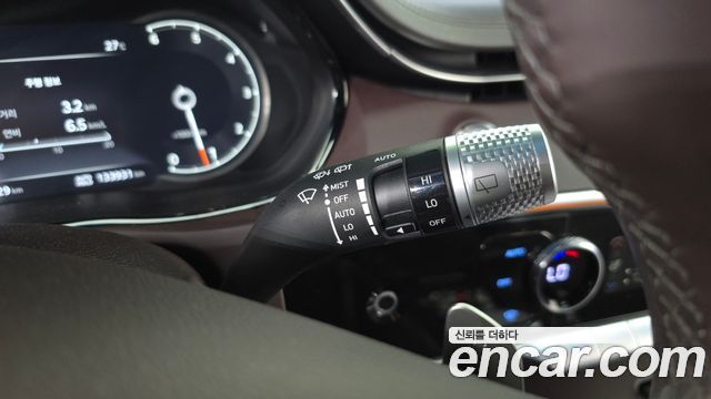 Genesis GV70 2021 — photo 24