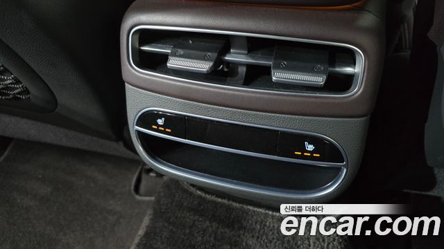 Genesis GV70 2021 — photo 26