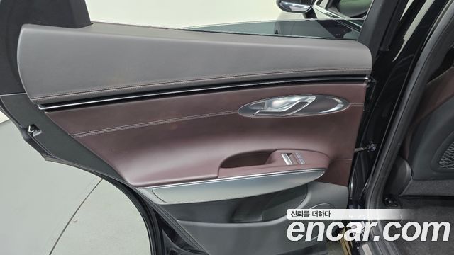 Genesis GV70 2021 — photo 15