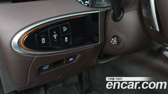 Genesis GV70 2021 — photo 28