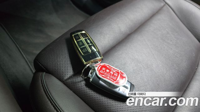 Genesis GV70 2021 — photo 32